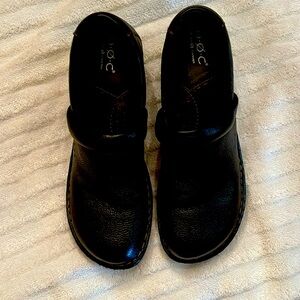 Born BOC slip on platform comfort shoes sized 9.5, but narrow, never worn.